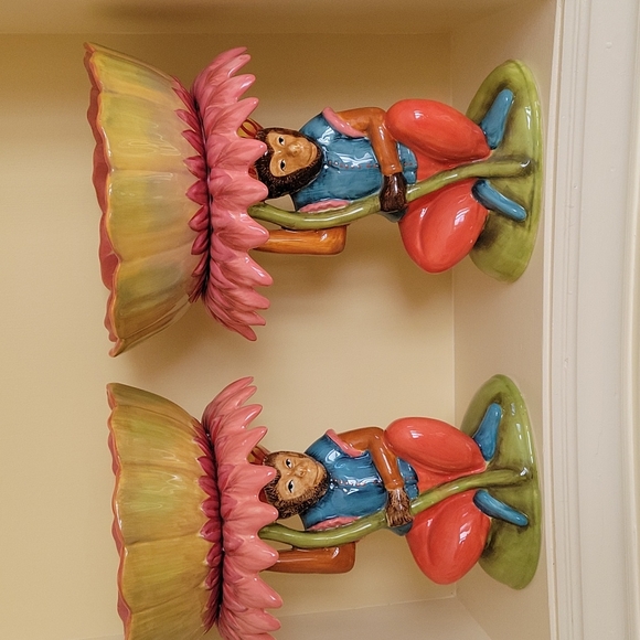 Planter - Picture 1 of 5